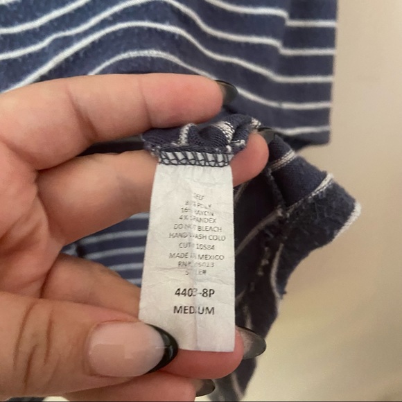 Andree• navy blue white dripped high low top - Picture 6 of 7